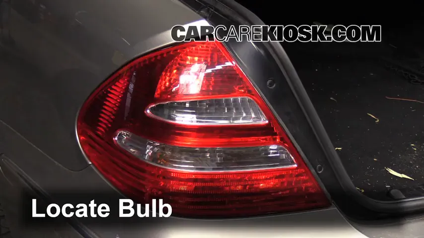 2006 Mercedes-Benz E500 5.0L V8 Lights Turn Signal - Rear (replace bulb)